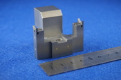 アルミ精密ブロック　硬質アルマイト　高精度　ピン圧入　自動計測機器のアルミ精密部品