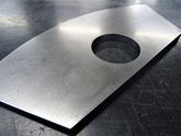レーザープレス加工　SPHCよりスクレーバーガイド板を作成　高品質・短納期で対応