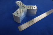 材質A5052　ローレット加工　穴加工　半導体製造装置のアルミ精密部品