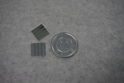 アルミの精密加工部品（開発品）　溝加工　1円玉より小さいです！
