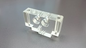 透明アクリル　半導体部品　切削のみの透明加工