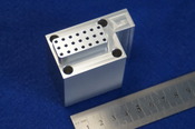 材質A5052（a5052）　貫通穴　　平面度・平行度0.05　液晶製造装置のアルミ精密部品