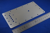 【　薄板加工　平面穴加工　材質A5052（a5052）　液晶製造装置関連のアルミ精密部品　】