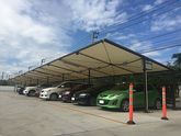 PVC テント: 駐車場屋上に最適な耐久性と設計の駐車場屋根　タイ　サムットプラカーン