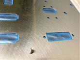 スタット溶接　脱脂溶接痕処理　パネルフロント　レーザー加工　高品質な加工を実現します