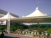 PVCシートテント：食堂を彩る水筒形状の屋根デザイン　タイ　サムットプラーカーン