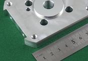 材質A5052（a5052）　穴精度Φ37±0.02　産業用ロボットのアルミ精密部品